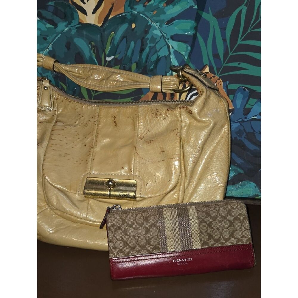 Coach Tan Leather Hobo Bag with Gold Hardware - Picture 9 of 9